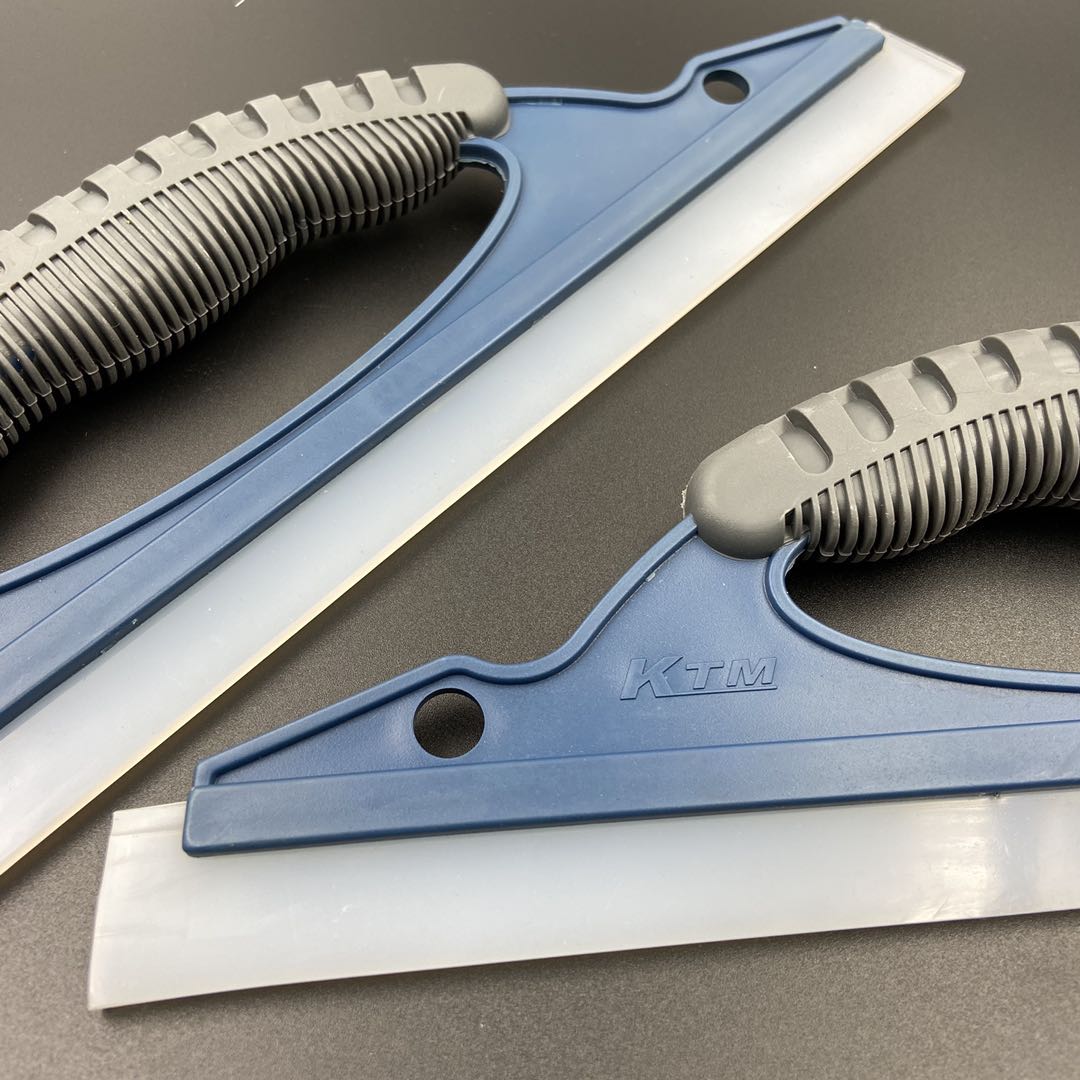 Rodo para Limpeza KTM 30cm com Borracha Macia – Alta Precisão e Delicadeza