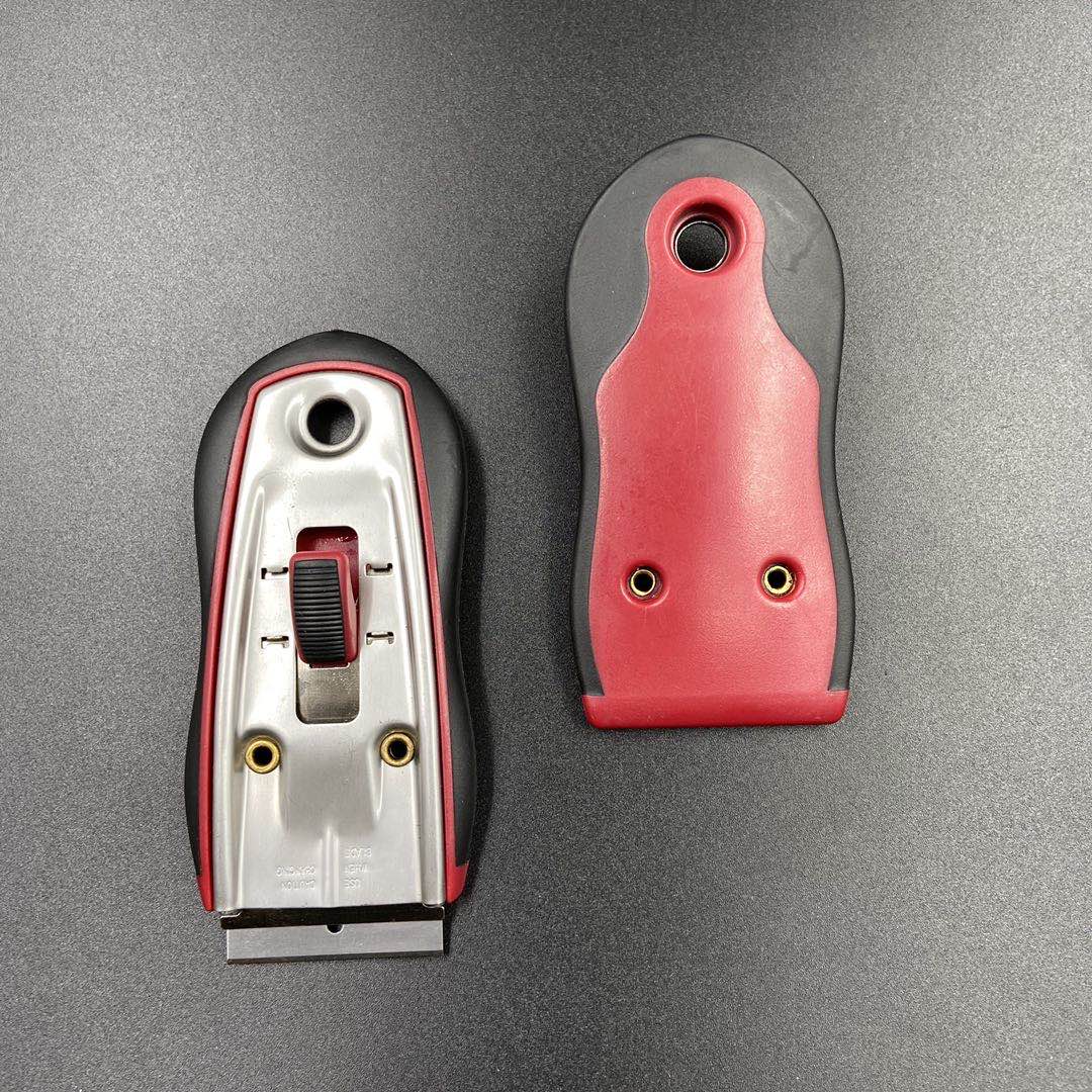 Raspador Ratinho Vermelho Emborrachado – Aplicação e Remoção