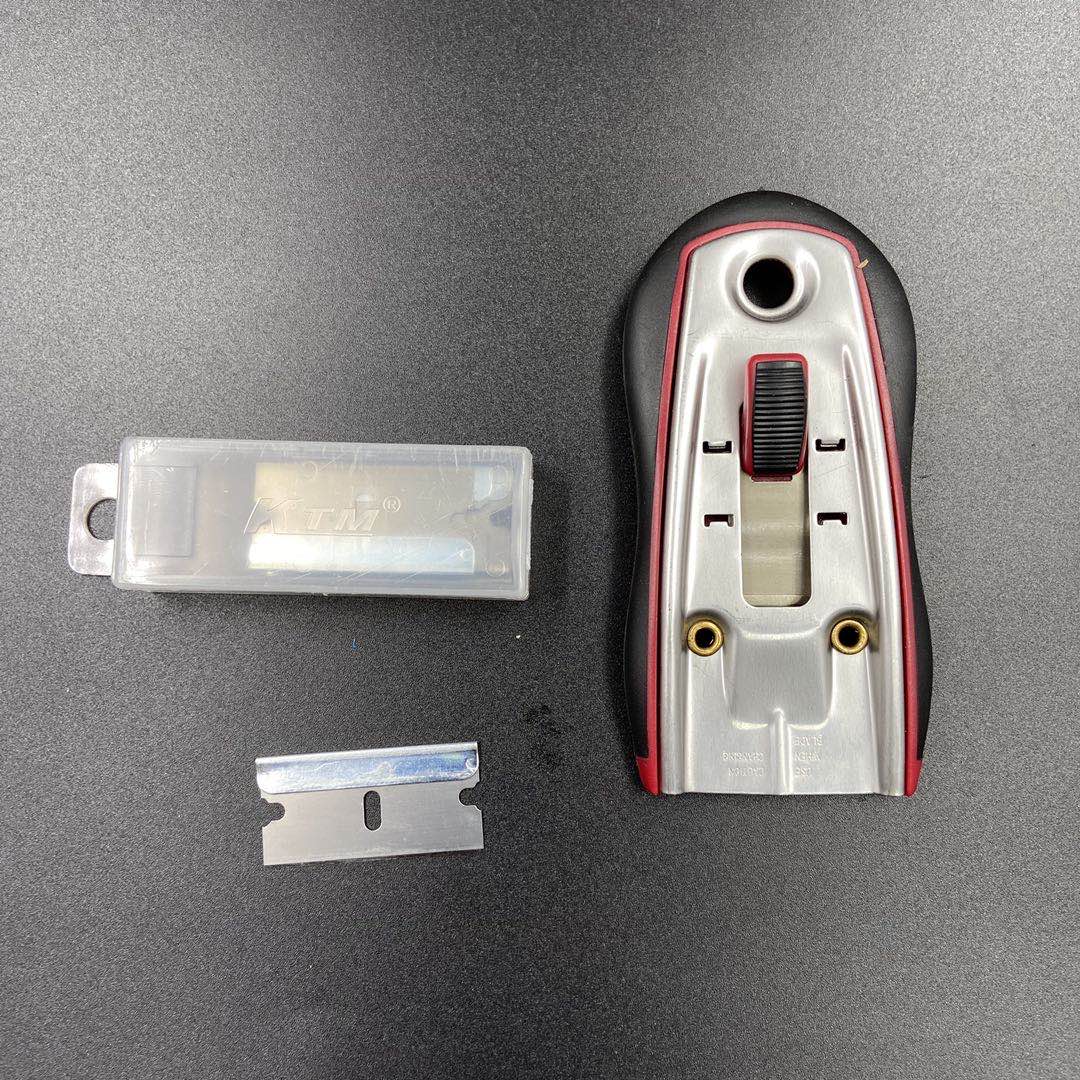 Raspador Ratinho Vermelho Emborrachado – Aplicação e Remoção