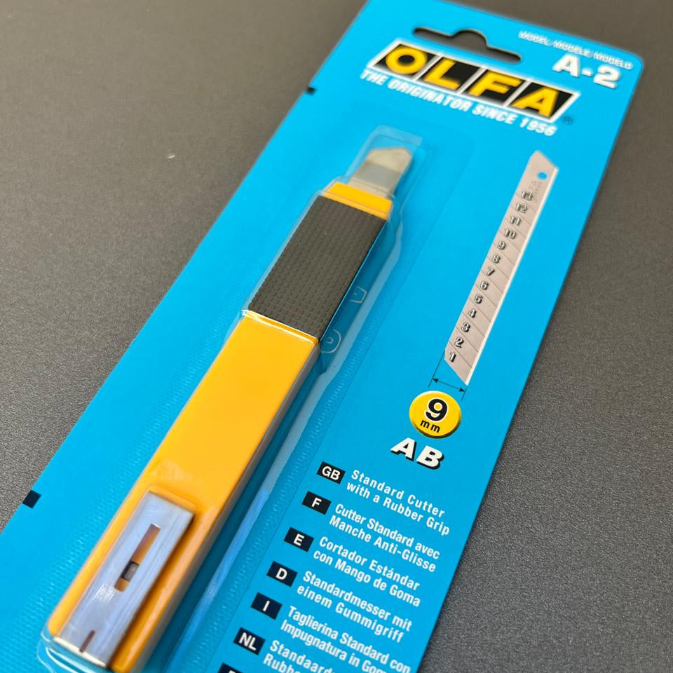 Estilete OLFA A-2 – 9mm Profissional com Trava Manual