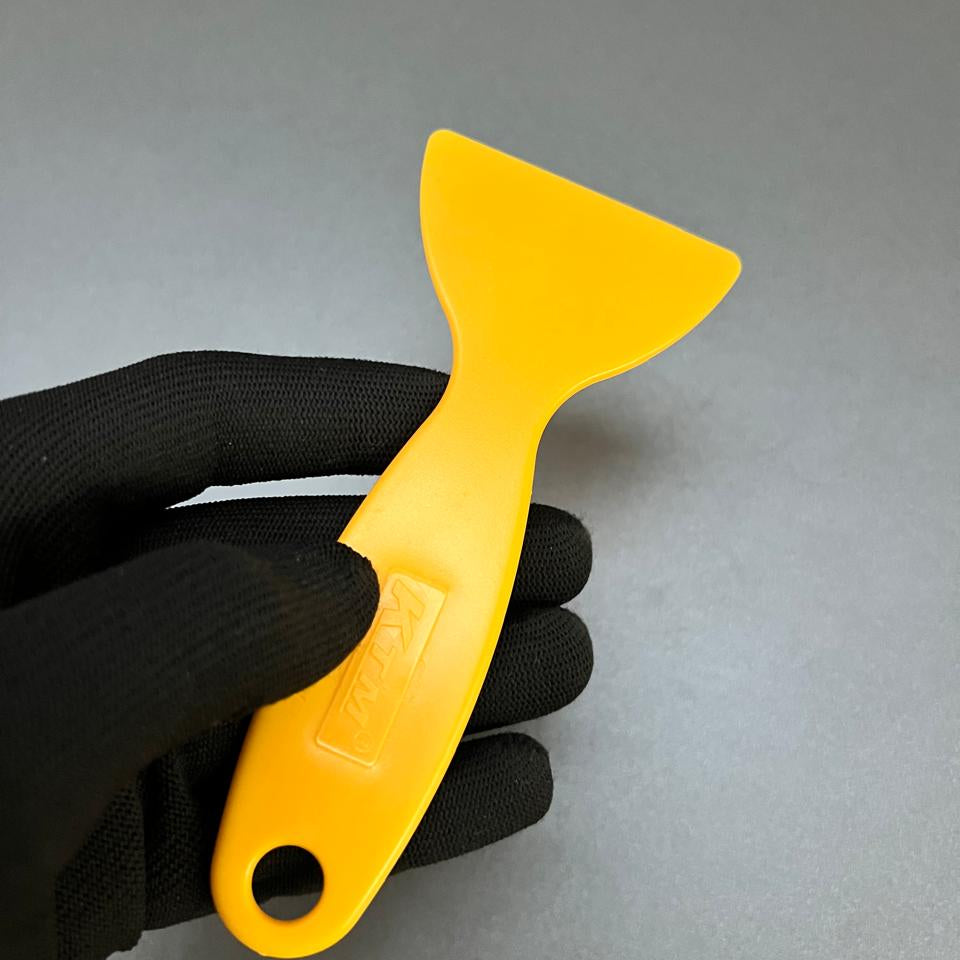 Espátula Pazinha KTM Amarela – Flexibilidade e Controle para Aplicações Detalhadas (13x6 cm)