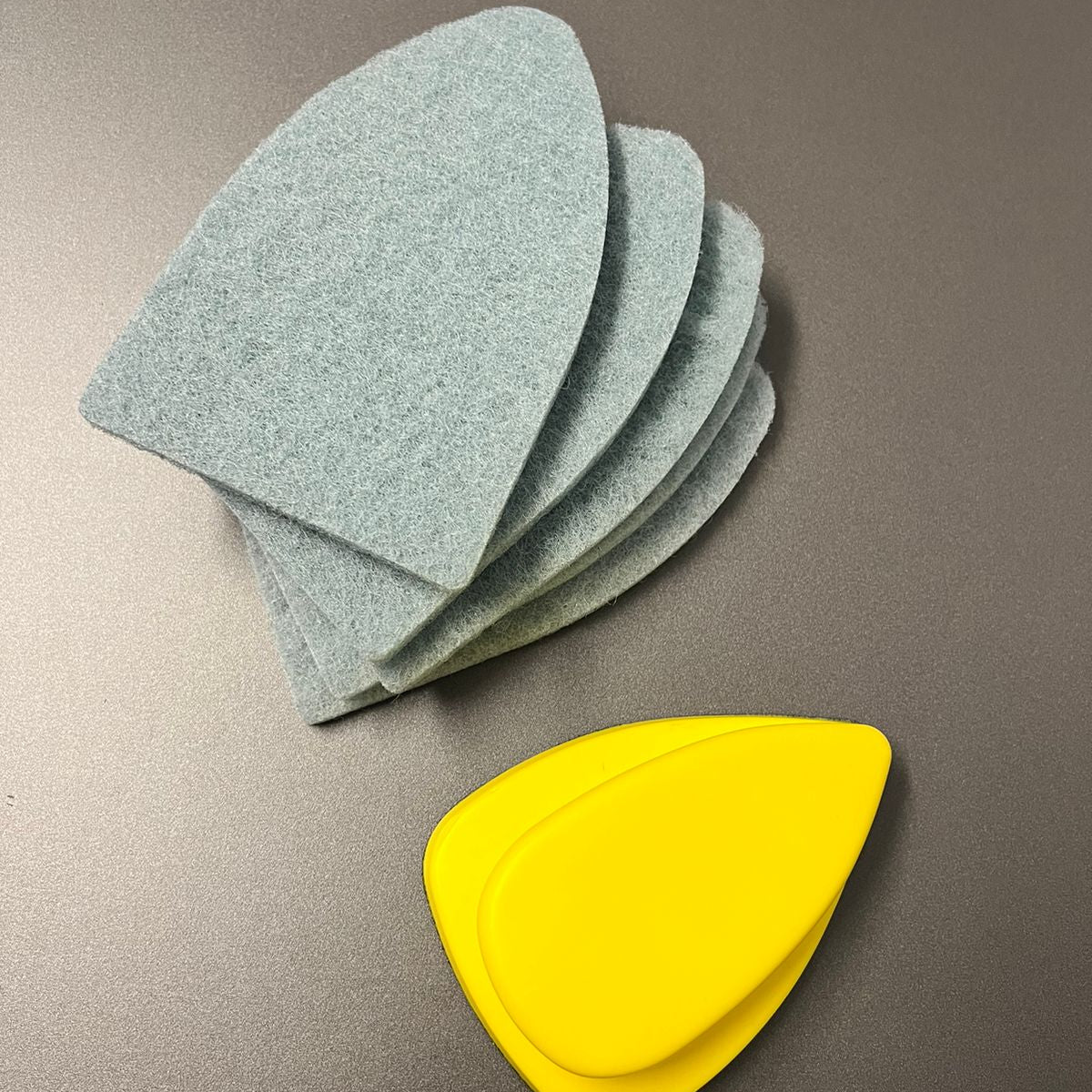 Ferramenta de Limpeza de Vidros + 5 Scrubbers – Ideal para Aplicação de Películas