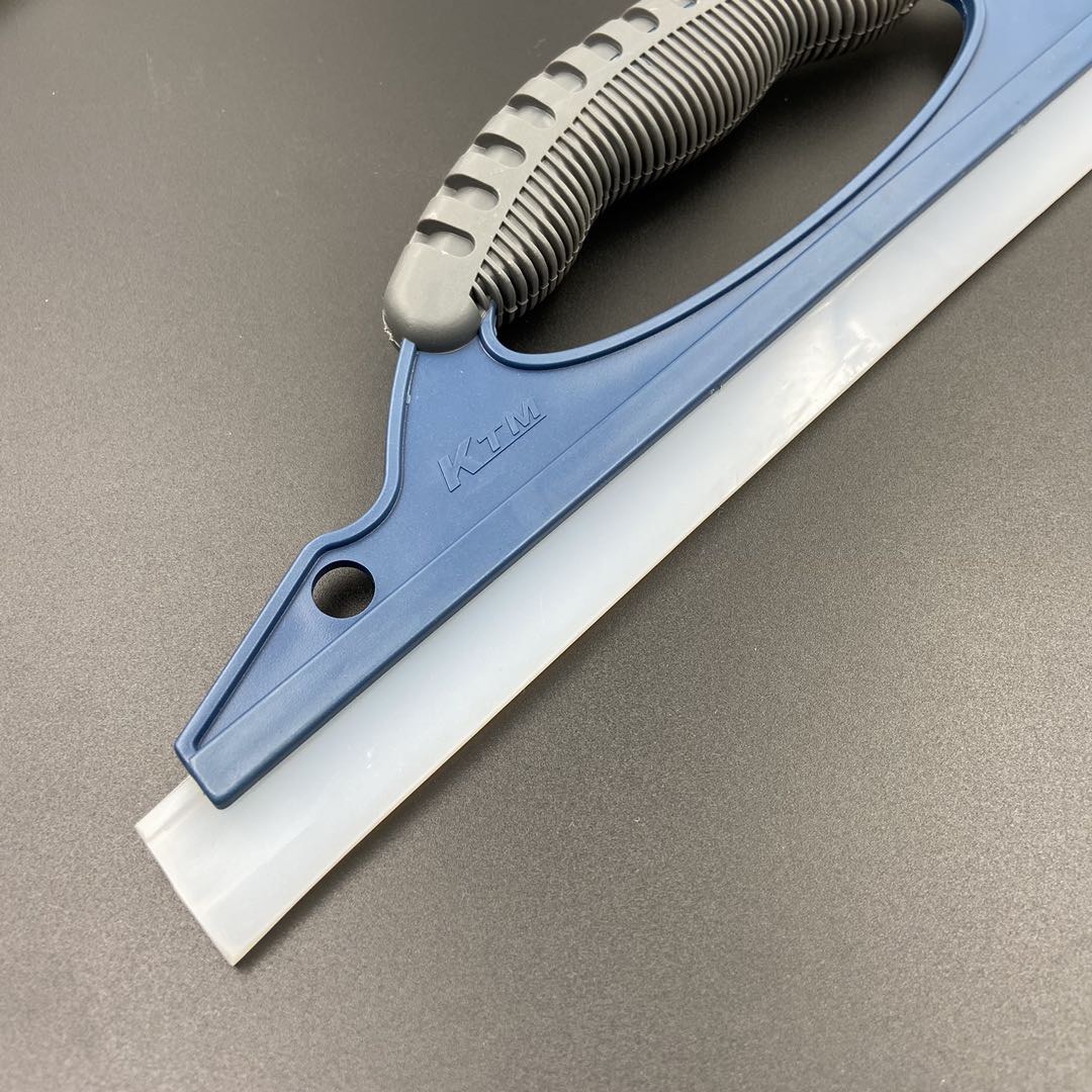 Rodo para Limpeza KTM 30cm com Borracha Macia – Alta Precisão e Delicadeza