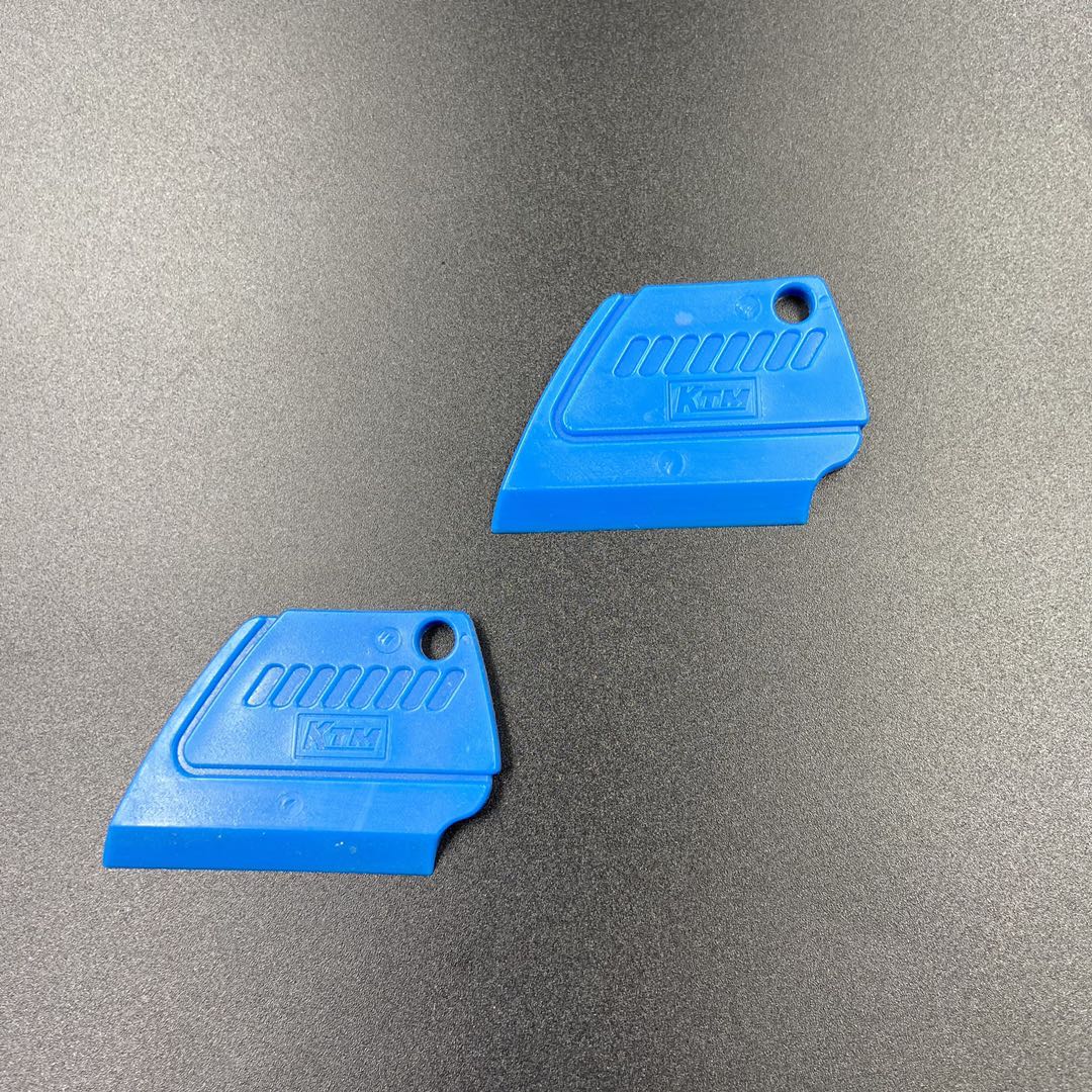 Mini Espátula KTM Azul – Acabamento em Cantos e Detalhes