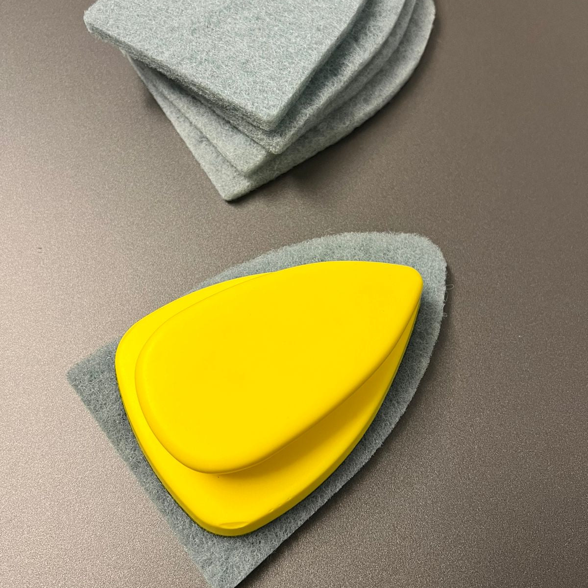 Ferramenta de Limpeza de Vidros + 5 Scrubbers – Ideal para Aplicação de Películas
